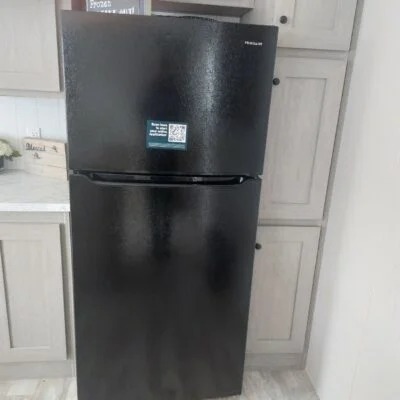 Appliance Refrigerator Black 18'